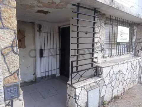 Venta casa - 2 dormitorios - barrio cinco esquinas - rosario - santa fe