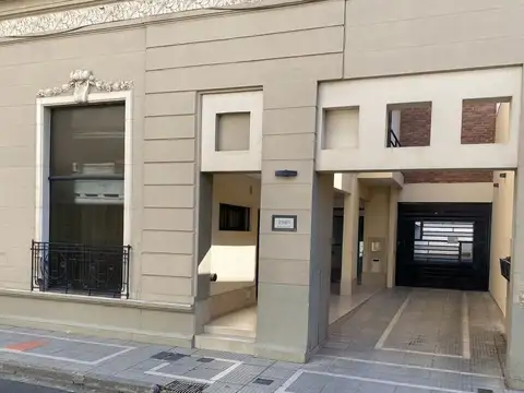 Venta cochera cubierta planta baja edif. latino 9