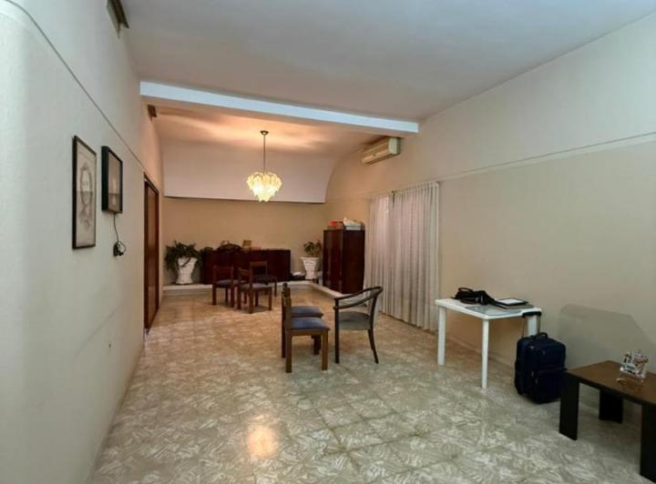 Casa · 280m² · 4 Ambientes · 1 Cochera