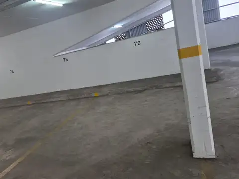 Venta cochera en edificio san jerónimo 89
