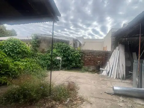 Lote  en venta con galpon  barrio tablada