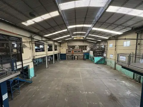 Galpon en venta 2100m2  españa y hospitales