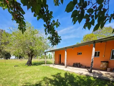 Cayastá - 2 dorm, 1 baño, cochera y amplio terreno, 2500m2