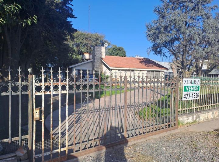 Casa · 1200m² · 5 Dormitorios