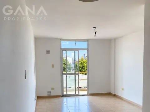 Venta departamento con balcon muy luminoso vista despejada