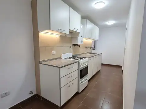 Departamento 2 dormitorios patio  en venta centro