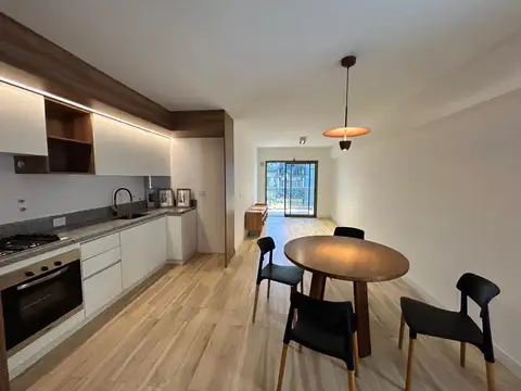 Venta: departamento de un dormitorio con balcón. barrio lourdes