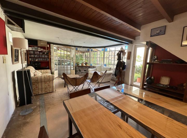 Casa · 258m² · 6 Ambientes · 3 Cocheras