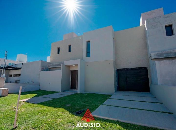 Casa · 252m² · 4 Ambientes · 2 Cocheras