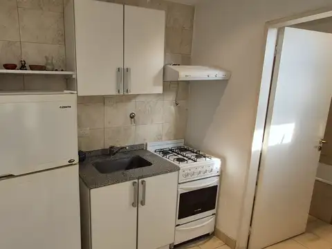 Departamento de 40 m² en alquiler`. flores terraza y quicho propio. "con muebles" bajas expensas