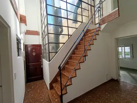 Ph alquiler flores 4 amb   dep. primer piso por escalera