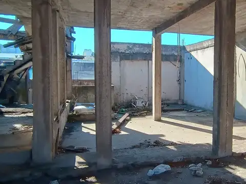 Casa lote propio a refaccionar en monte castro