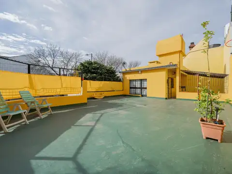 Venta casa lote propio 5 ambientes con terraza y garage apta credito en parque avellaneda