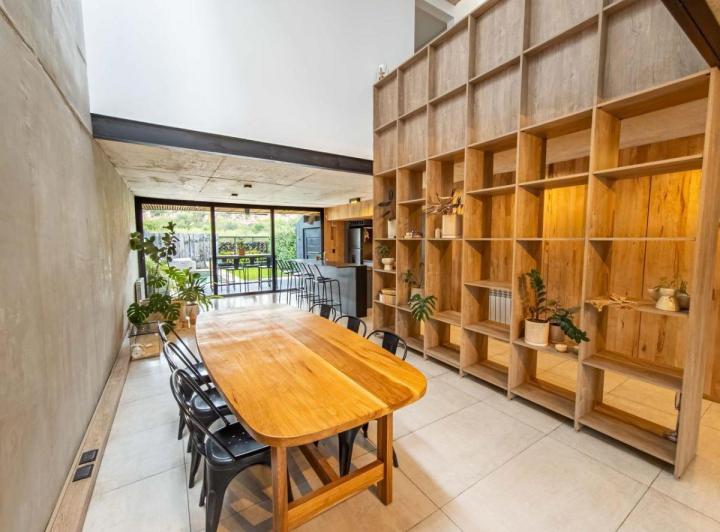 Casa · 180m² · 6 Ambientes · 1 Cochera