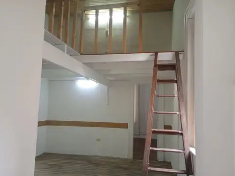Departamento 2 amb. con entr piso constitucion