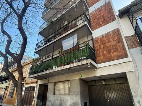 Venta departamento 2 ambientes luminoso en almagro