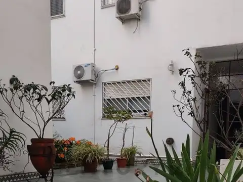 2 ambientes con patio propio y pulmón verde – caballito