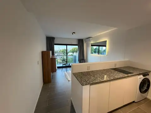 Monoambiente amoblado con balcon villa luro
