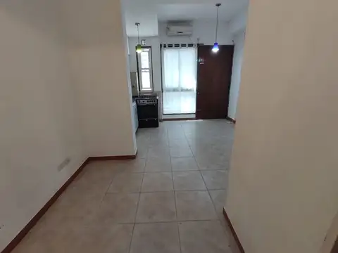 Monoambiente con entrada independiente apto prof.