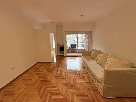 Alquiler de departamento de 2 ambientes con balcón y cochera en recoleta