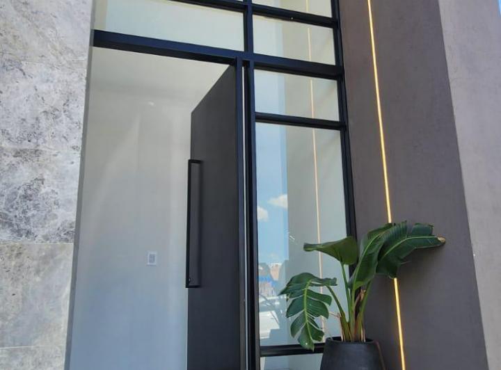 Casa · 181m² · 4 Ambientes · 2 Cocheras