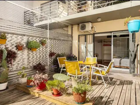 Increíble monoambiente dividido amoblado c/ gran terraza propia – villa crespo