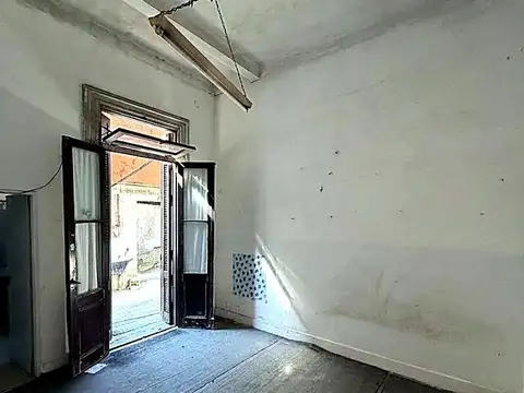 Venta monoambiente con patio propio 36m2 a reciclar