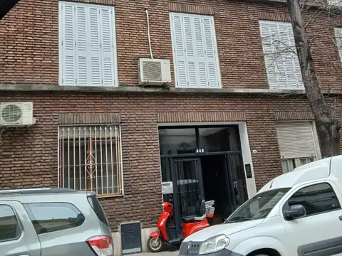 Venta p.h. 2 ambientes, flores.