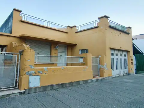 Depto.tipo casa de 4 ambientes en venta en paternal
