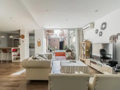 Venta. ph 6 ambientes. terraza. pileta. apto profesional. parque chacabuco.