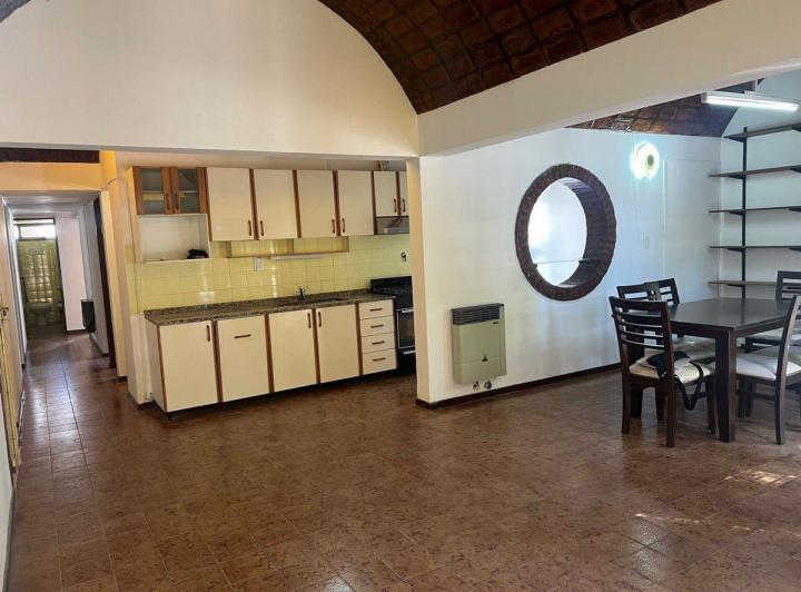 Casa · 140m² · 5 Ambientes · 1 Cochera