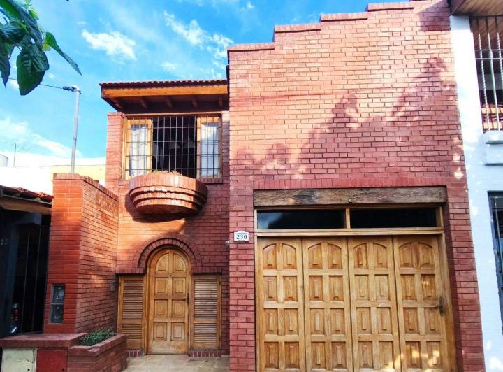 Casa · 144m² · 6 Ambientes · 1 Cochera