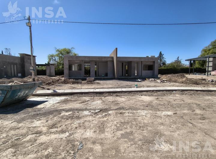 Casa · 90m² · 2 Dormitorios · 1 Cochera