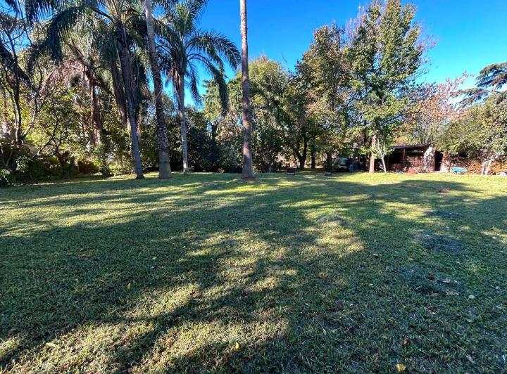 Terreno · 1296m²