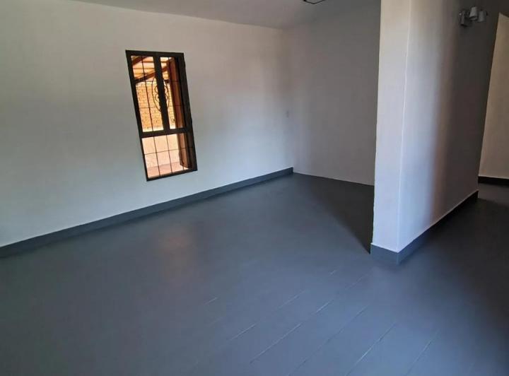 Casa · 112m² · 8 Ambientes · 1 Cochera
