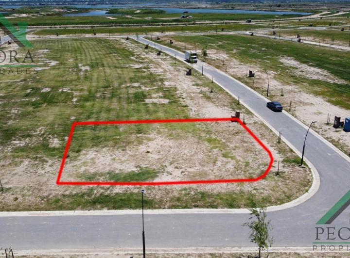 Terreno · 672m²