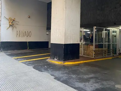 Venta cochera en av corrientes