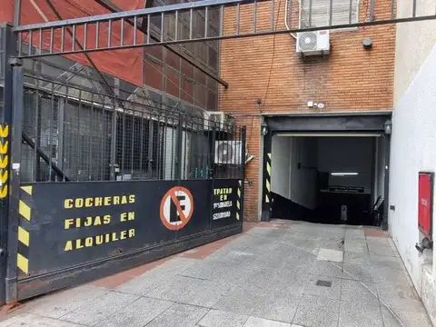Venta cochera fija en  san pedrito   y rivadavia