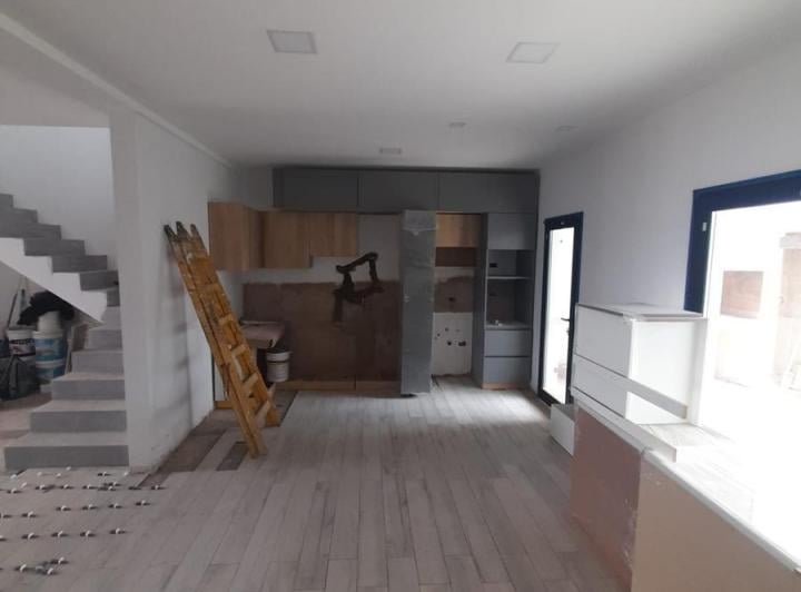 Casa · 160m² · 8 Ambientes · 2 Cocheras