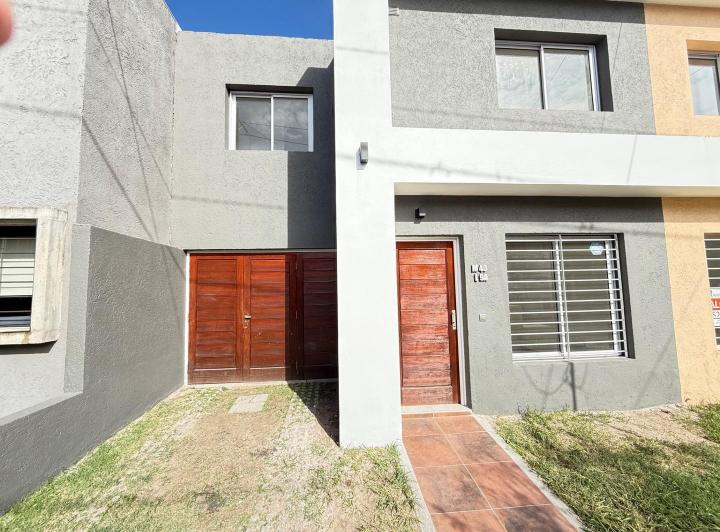 Casa · 135m² · 4 Ambientes · 1 Cochera