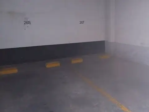 Venta amplia cochera barrio monserrat/zona centro