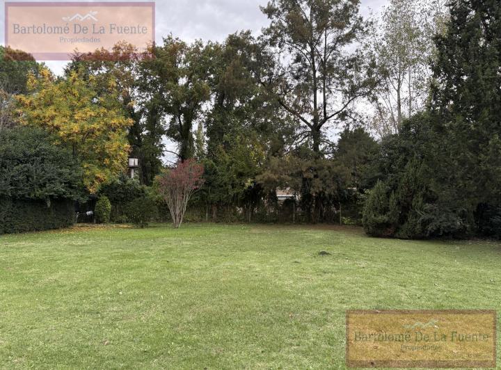 Terreno · 240m²