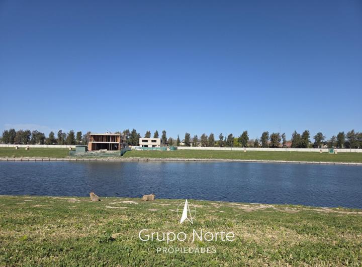 Terreno · 715m²