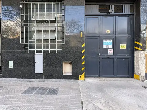 Venta local cial. c/entrada de camión-constitucion