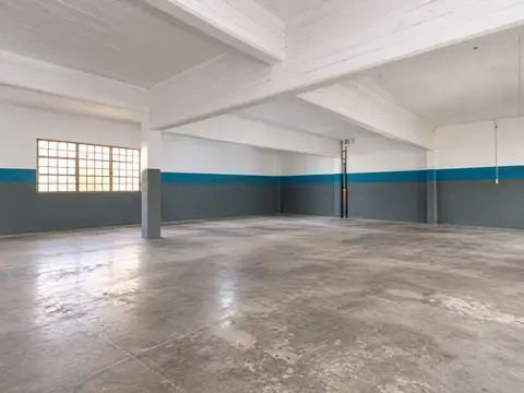 Venta deposito /galpon zona comercial floresta