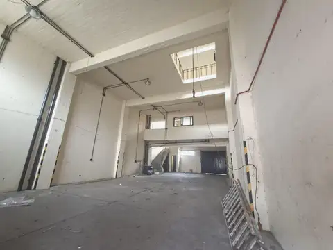 Depósito en alquiler barracas 590 metros totales