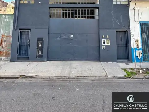 Galpón en alquiler de 260m2 ubicado en parque chacabuco