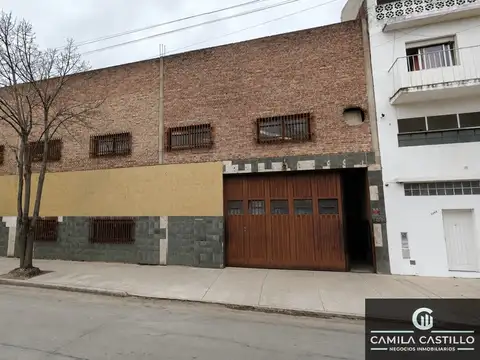 Galpón en alquiler de 700m2 ubicado en mataderos