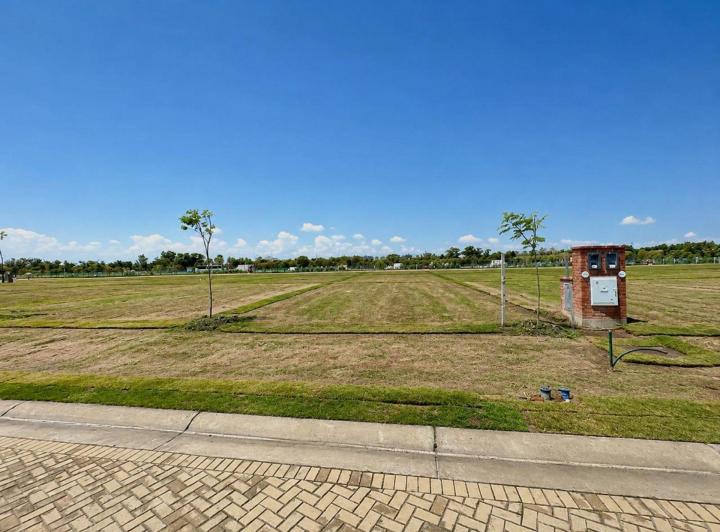 Terreno · 616m²