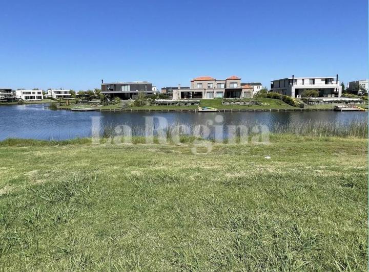 Terreno · 972m²